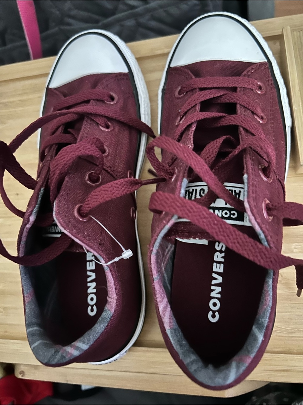 Converse Low Top Sneakers in Burgundy and White